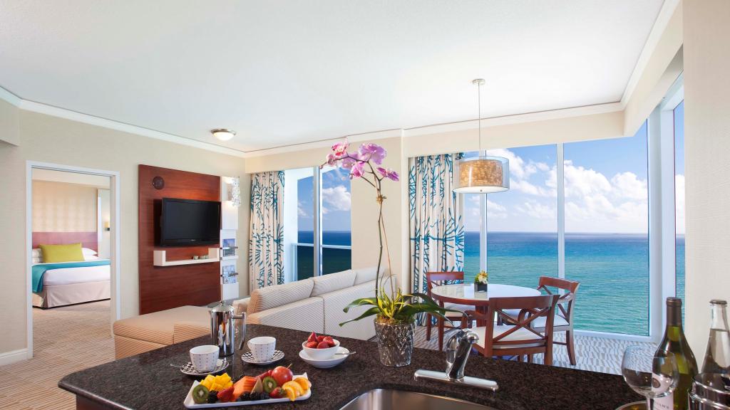 Trump International Beach Resort Miami combina luxo e conforto