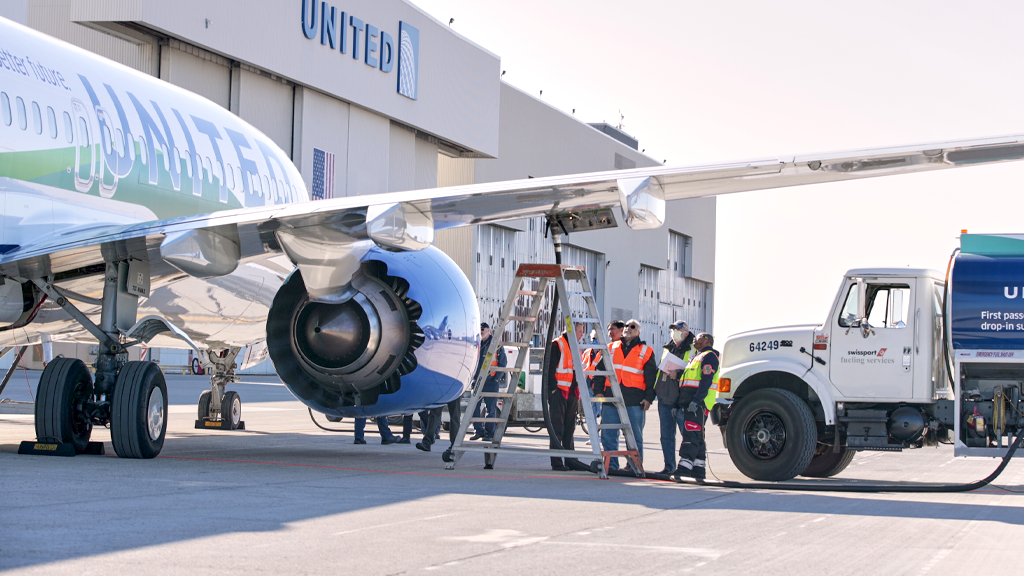 United torna-se a primeira companhia aérea a voar com combustível 100% sustentável