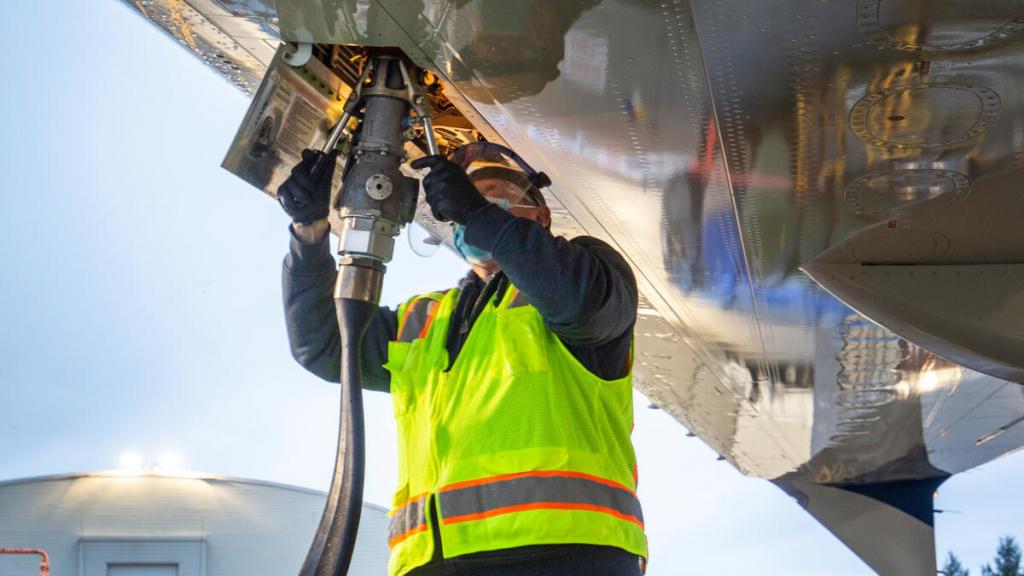 Boeing assume novo papel na redução de emissões da aviação
