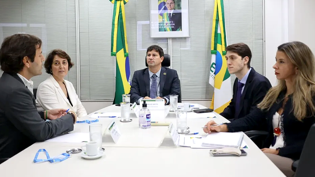 Brasil e Portugal estreitam laços para recuperar fluxo de turistas